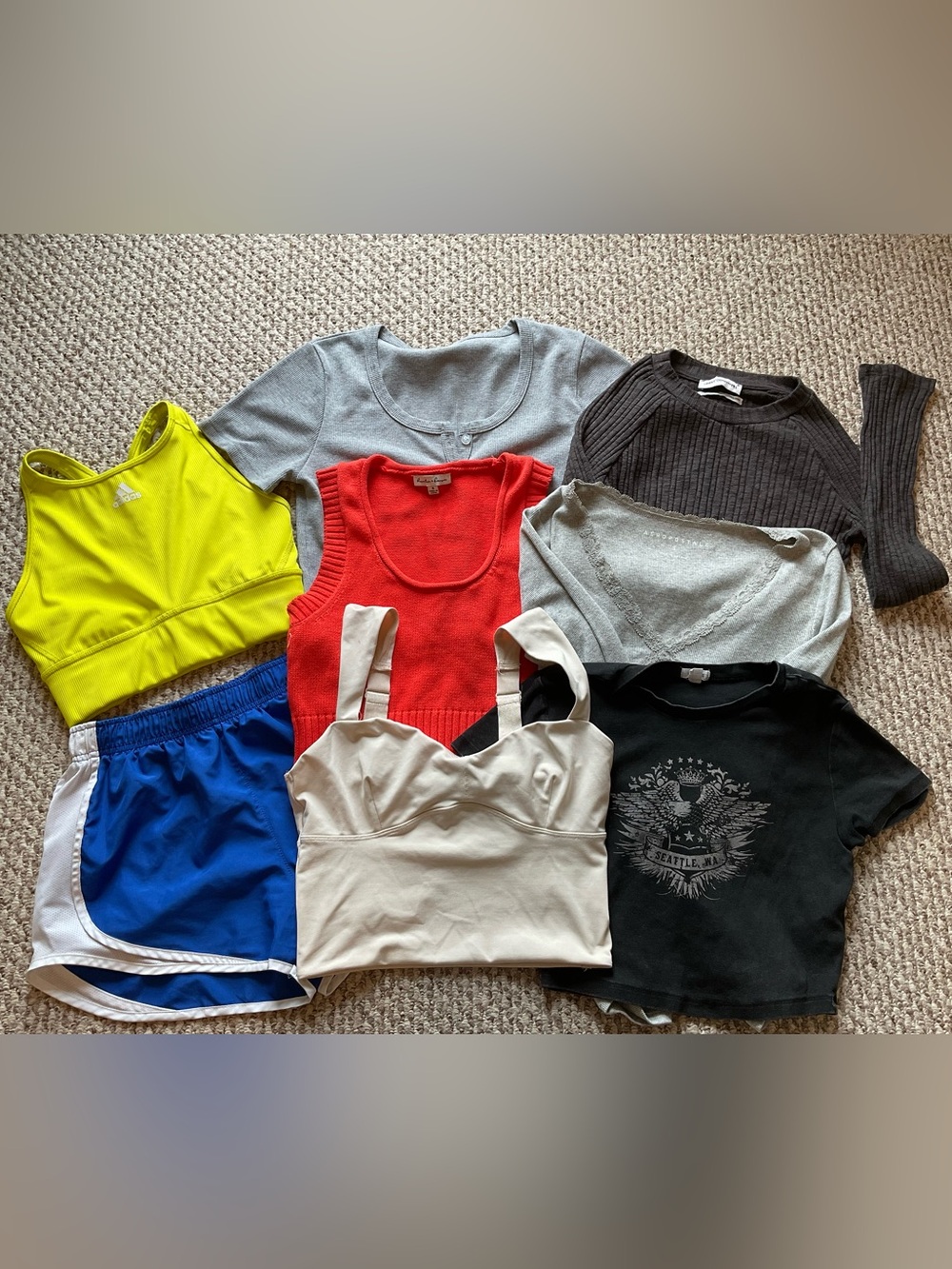8 PIECE YOUNG WOMEN’S DESIGNER LABEL CROP TOP BUNDLE - SIZE SMALL
